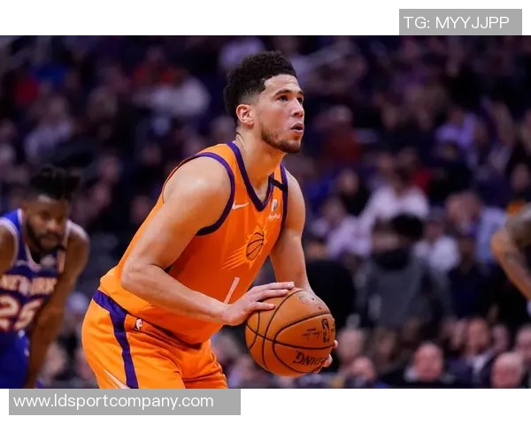 布克新赛季目标明确努力沟通助力每日进步稳步前行