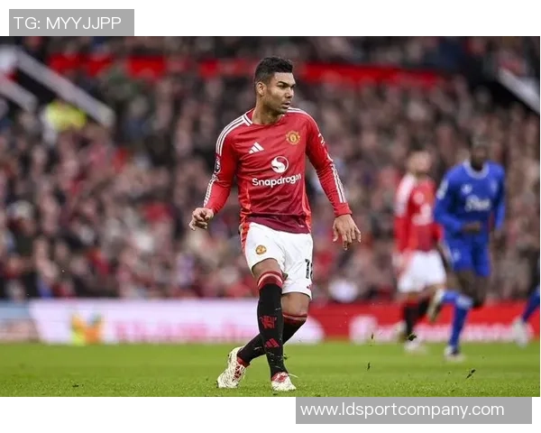 曼联计划续约卡塞米罗但需降薪以达成协议