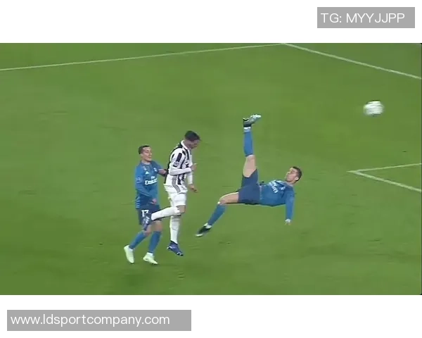 过年欢乐夜摩根感叹精彩时刻C罗再展绝技倒钩进球引热议